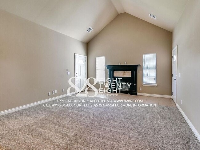 Building Photo - Roommates Not Working Out? 4 Bed/2 Bath Home Near OU Campus Available NOW! (Not Preleasing for 2027)
