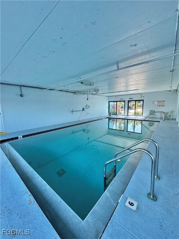 Building Photo - 2711 First St