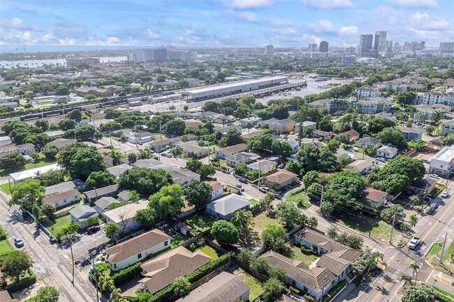 Building Photo - 901 20th St