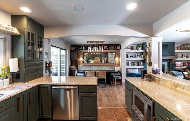 Building Photo - 602 Palmer Dr