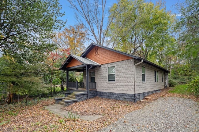 Primary Photo - Beautifully Renovated Cottage - Great Nort...