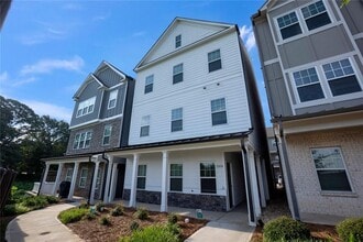 Building Photo - 2104 Irvin Ct