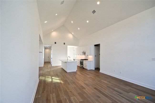 Building Photo - 421 Constance Dr