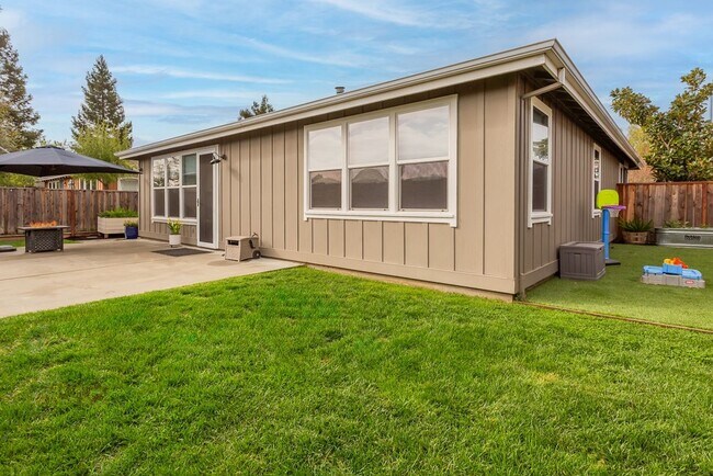 Building Photo - Modern Elegance in the Heart of North Napa