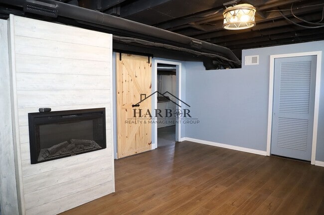 Building Photo - 3 Bedroom Single Family Home in SE Rochest...
