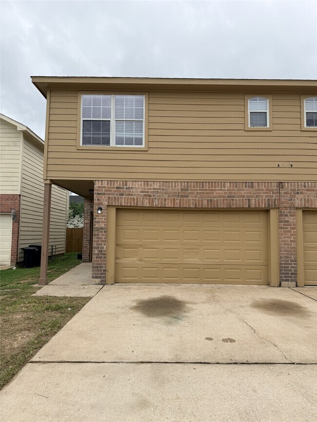 Building Photo - 6407 Waldron Dr