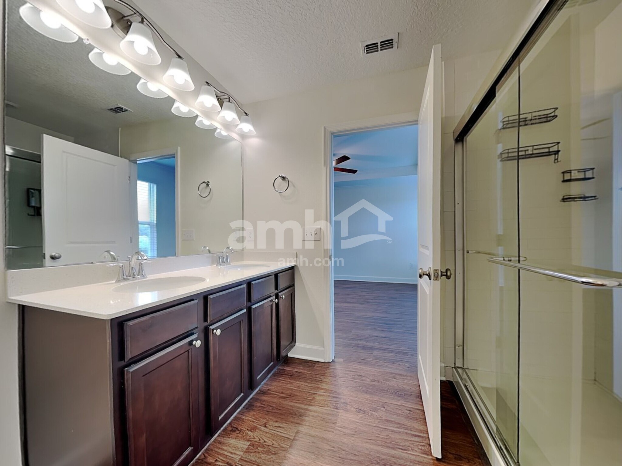 Building Photo - 1045 Island Pond Dr