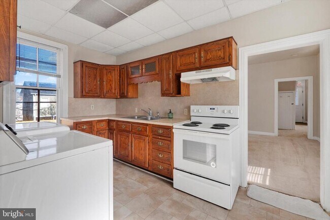 Building Photo - 4300 Main St