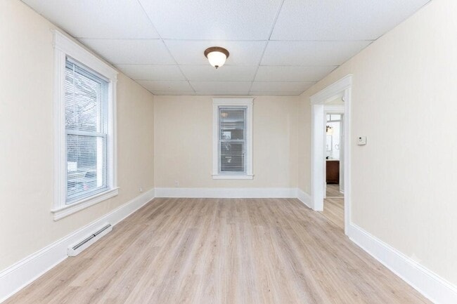 Building Photo - 405 Starkweather St