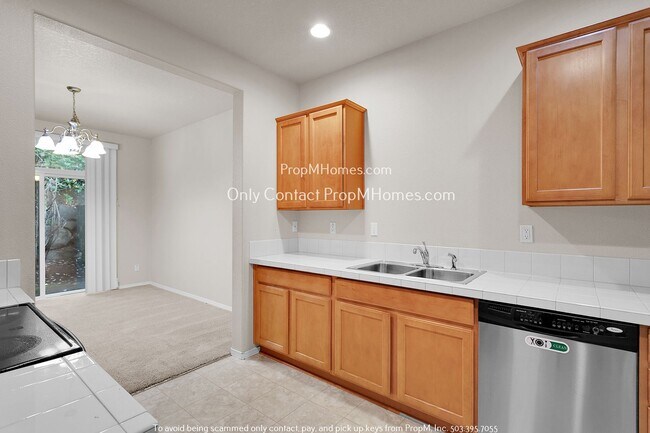 Building Photo - 16255 SW Whistling Swan Ln