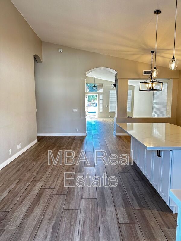 Building Photo - 1722 S Gilmore Cir