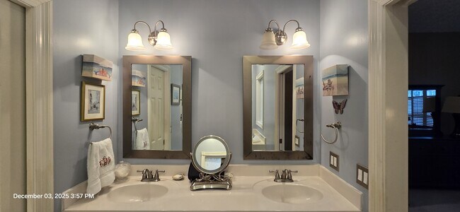 Building Photo - 4630 Delwood View Blvd