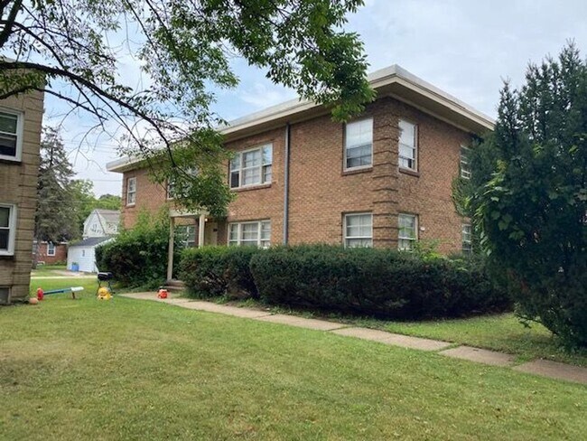 Building Photo - 2937N76thJ