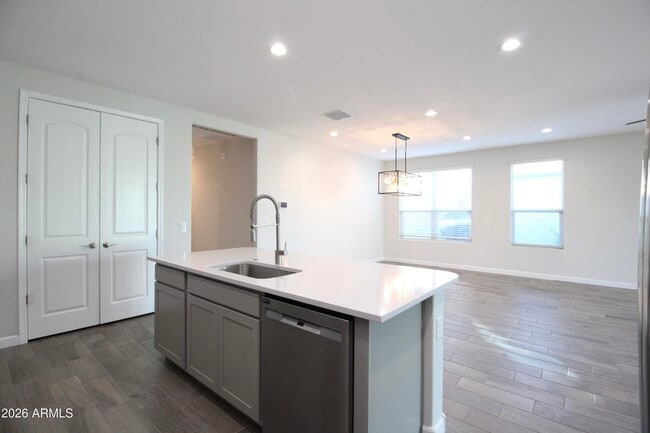 Building Photo - 38184 W Santa Monica Ave