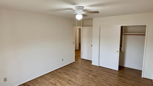 Building Photo - 2423 Knowlwood Dr