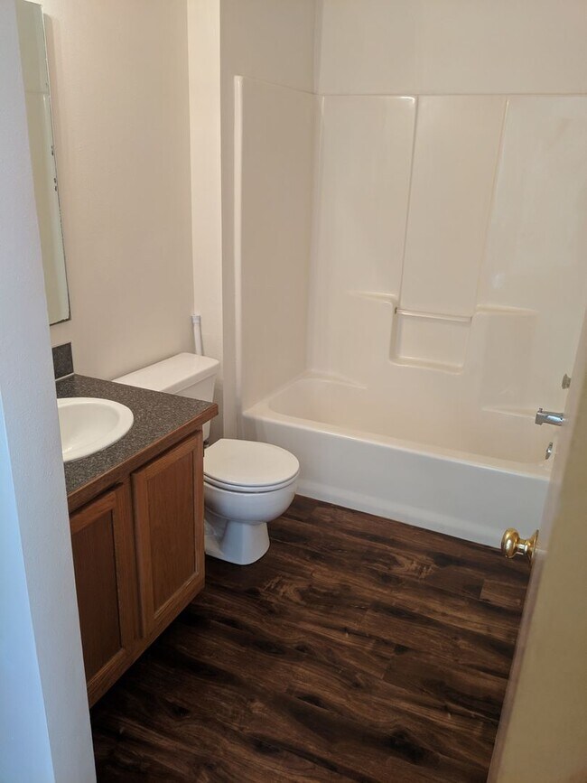Building Photo - Spacious Studio with bonus storage