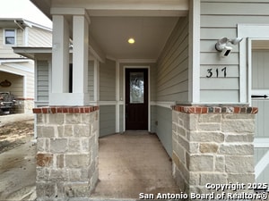 Building Photo - 317 Sandy Shl