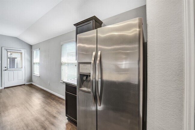 Building Photo - 3434 McDonough Way