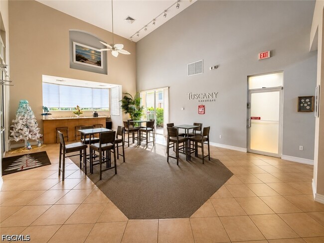Building Photo - 6490 Aragon Way