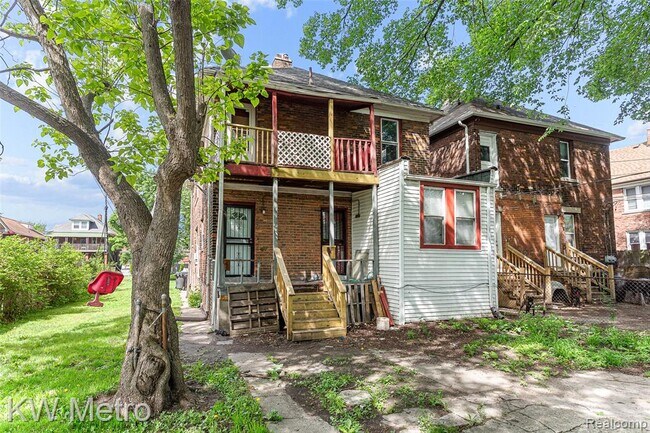 Building Photo - 1076 N Rademacher St