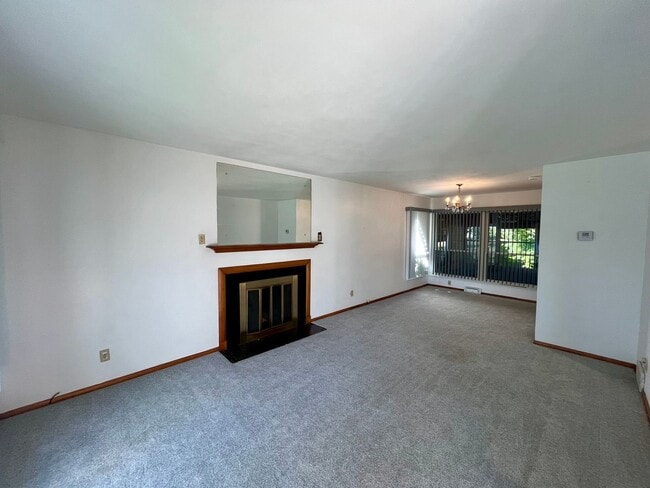 Building Photo - 4 Bed 2 Bath Single Family Home in Wausau