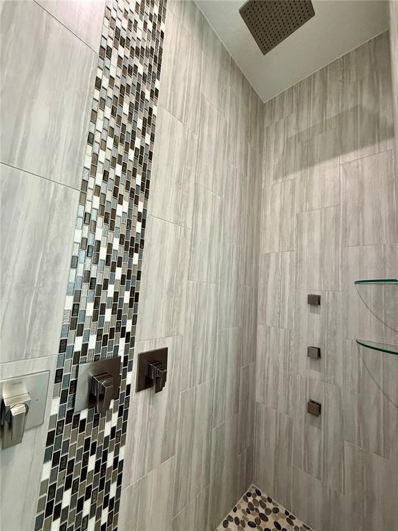 Building Photo - 304 N 7th St