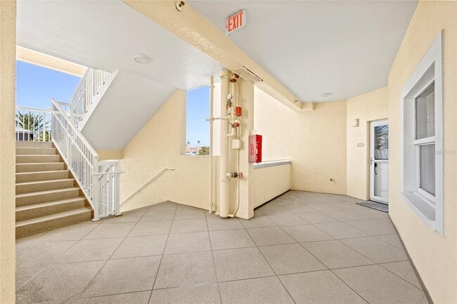 Building Photo - 423 150th Ave