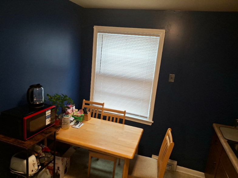 Building Photo - 8317 W Dana St