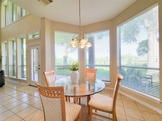 Building Photo - 3011 Taylorcrest Dr