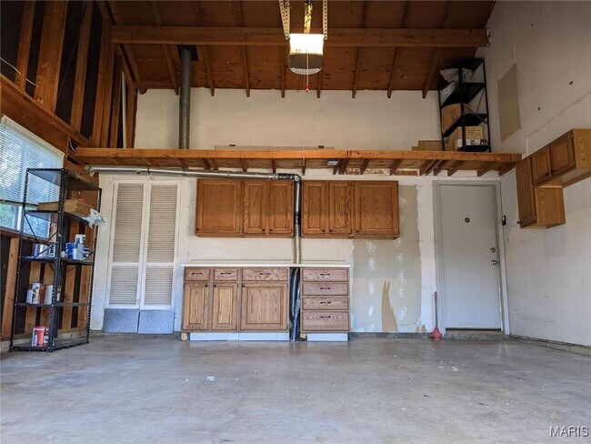 Building Photo - 507 Glenmeadow Dr