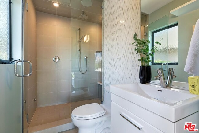 Building Photo - 2841 Montcalm Ave