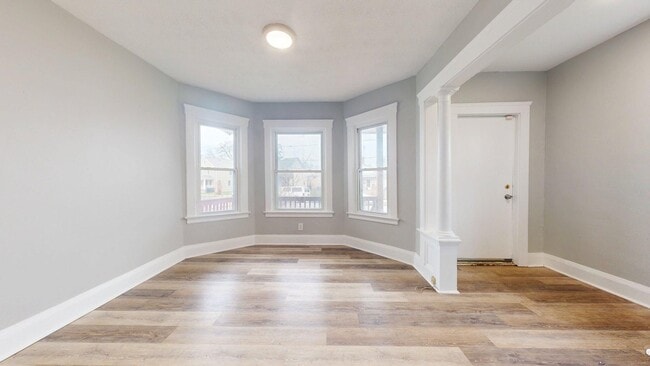 Building Photo - Lorain/W.73 neighborhood, updated 3 bed/1 bath single family house.