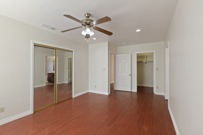 Building Photo - Spacious Mission Hills Home – Modern Comfort in a Prime Location!