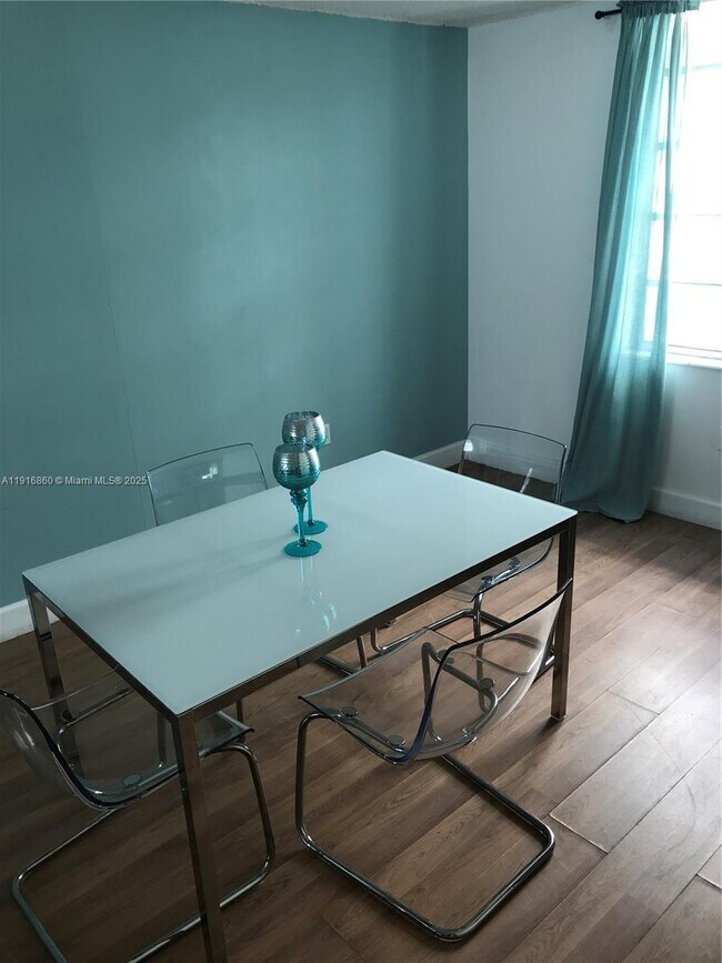 Building Photo - 1732 Meridian Ave