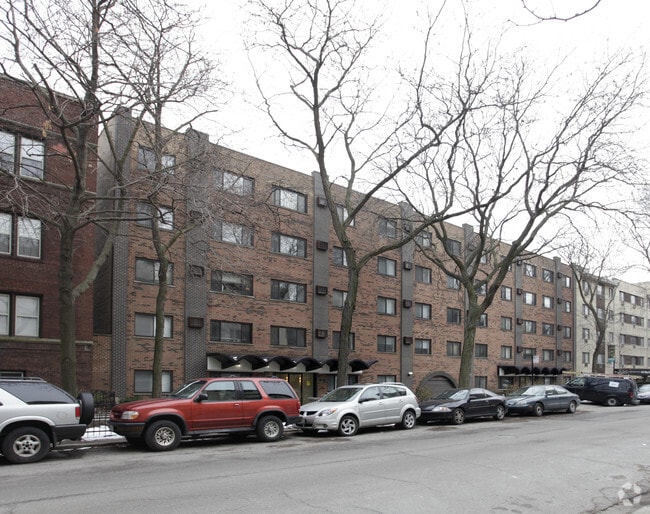 Primary Photo - 421-431 W. Barry Avenue