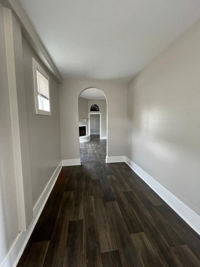 Building Photo - Great 4/2 property with recent updates!