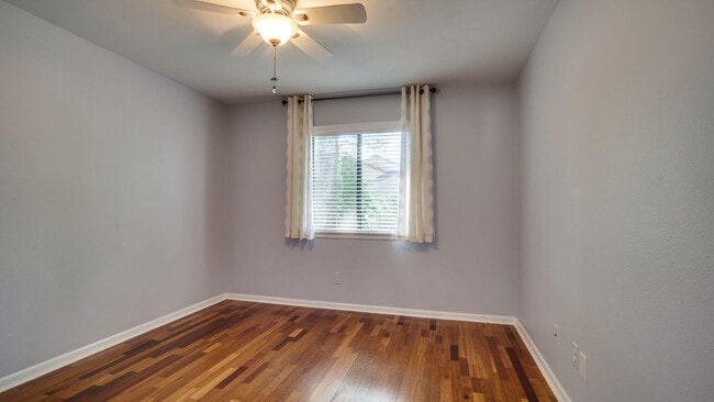 Building Photo - 213 Bayberry Dr