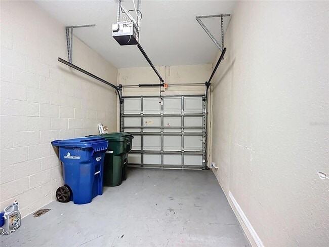 Building Photo - 3884 Deberry Dr