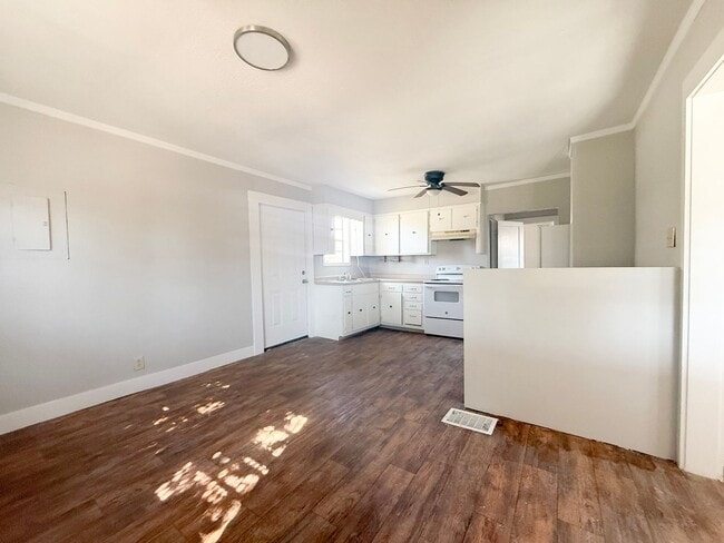 Building Photo - $200 off Move in Special | 3-Bedroom Home with Carport and Spacious Rooms Near Tennessee Tech & D...