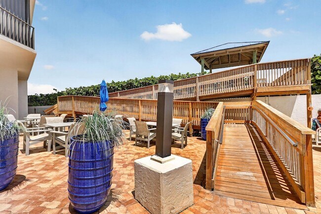 Building Photo - 9650 S Ocean Dr