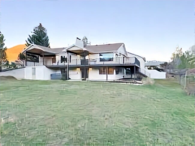 Building Photo - 3425 Fuller Dr