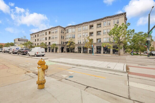 Building Photo - $1,880 - 1 Bed, 1 Bath Condo in Denver in ...
