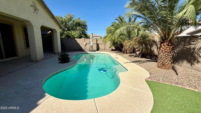 Building Photo - 22310 E Creekside Ct
