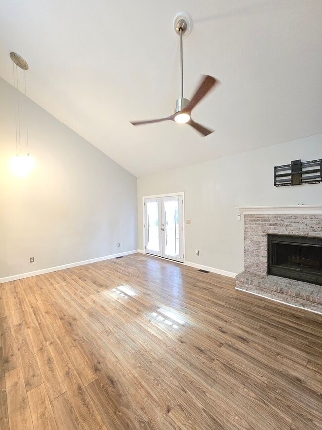 Building Photo - Located in desirable College Acres/Hillsdale area of Wilmington