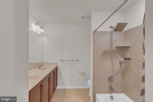 Building Photo - 29 Beachwood Dr