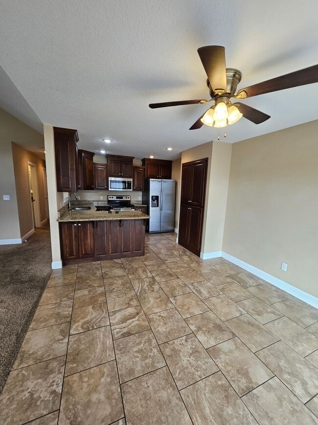 Building Photo - 3 Bedroom 2 Bath 2 Car Garage House.  Walking Distance to the Medical School