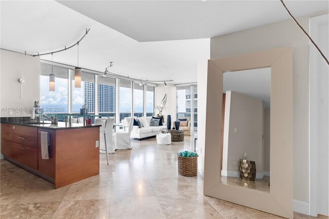 Building Photo - 1830 S Ocean Dr