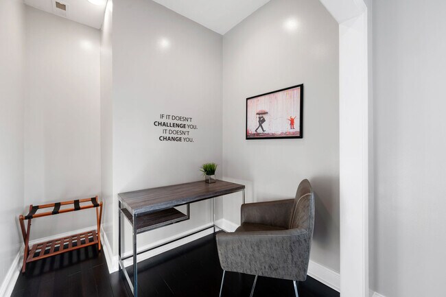 Building Photo - 2630 S Throop St
