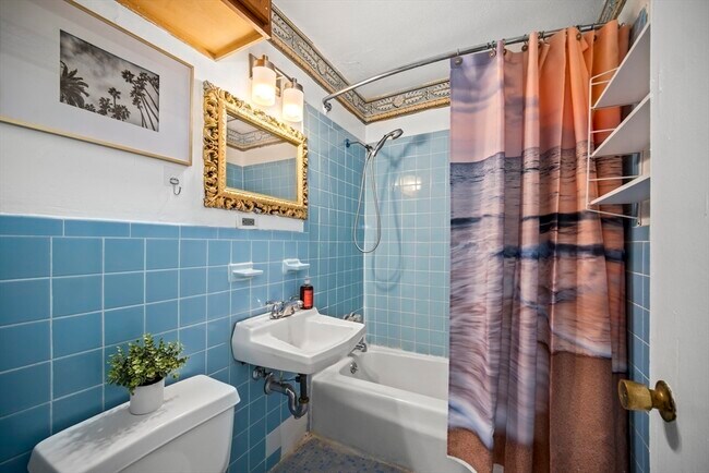 Building Photo - 20 Radcliffe Rd