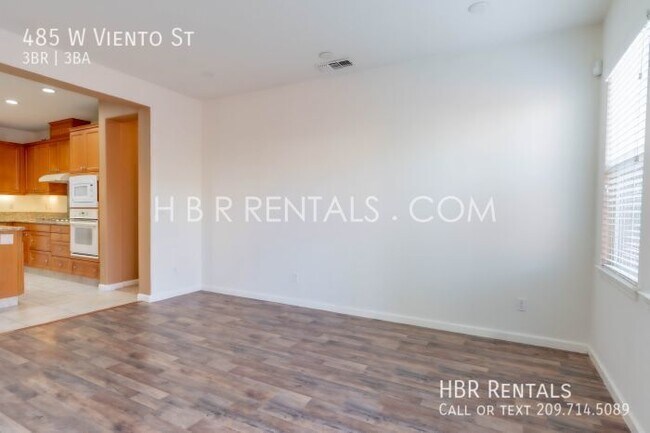 Building Photo - 485 W Viento St